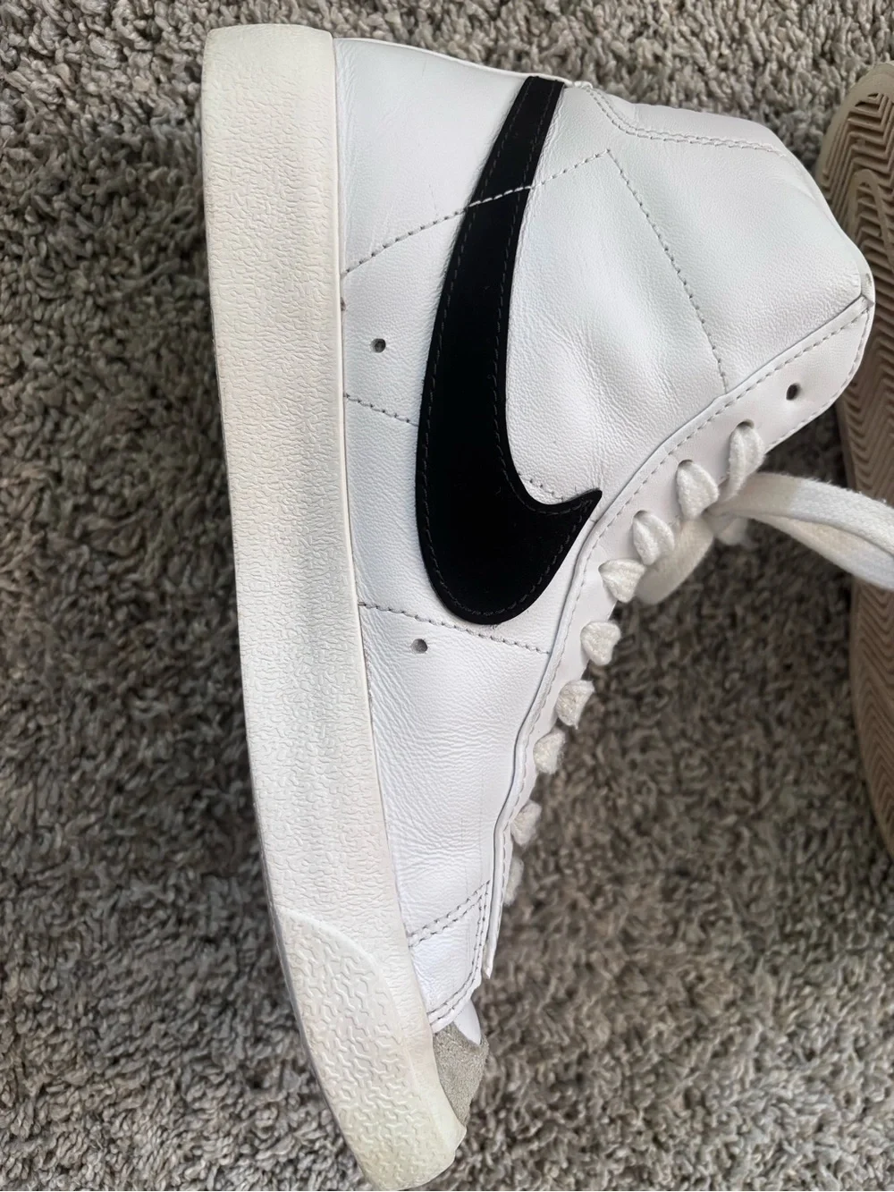 Nike Mid ‘77 White/Black High-Top Sneakers Athleisure Womens Size 7